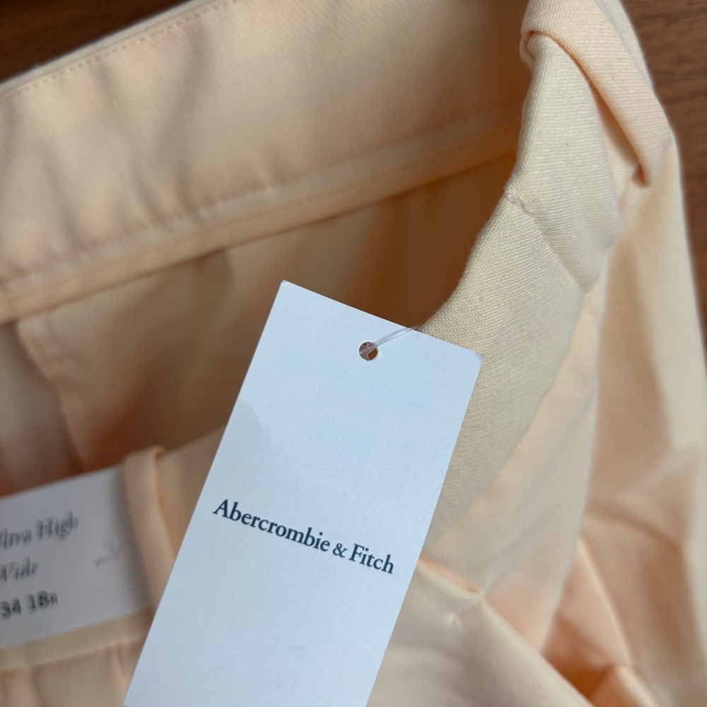 Abercrombie & Fitch Ultra Hight Rise Wide Leg Pant in Yellow, Size 34 - Picture 16 of 16